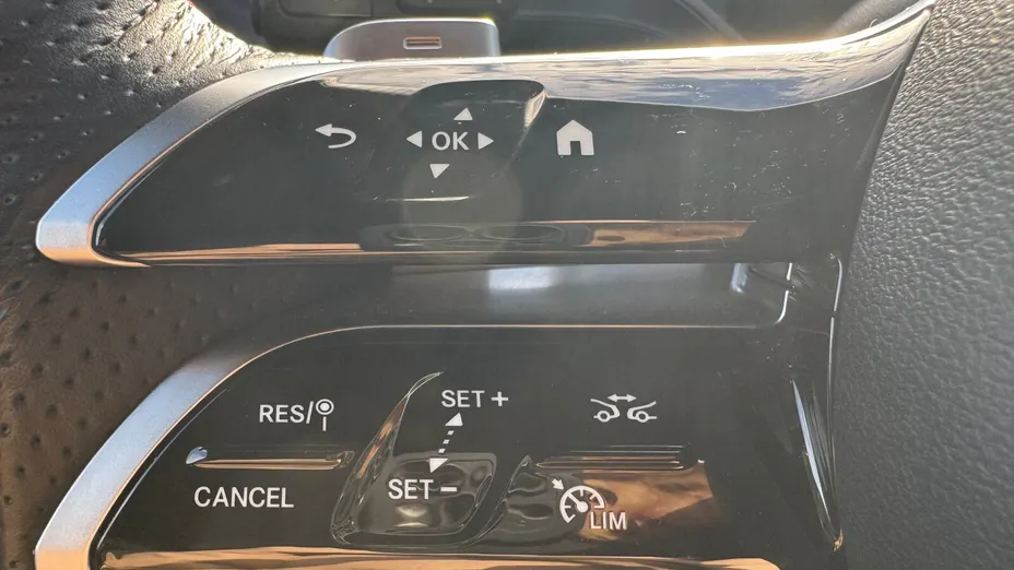 MERCEDES-BENZ GLB GLB 200 mHEV Progressive 7G-DCT