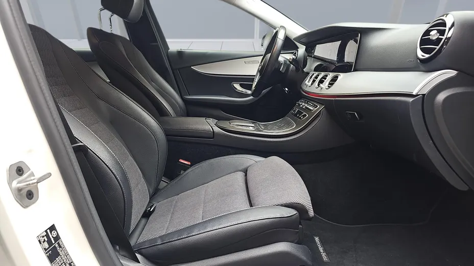 MERCEDES-BENZ E Klasa E 220 d 4-Matic