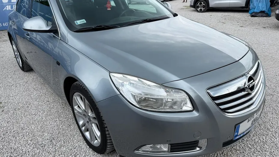 OPEL Insignia -
