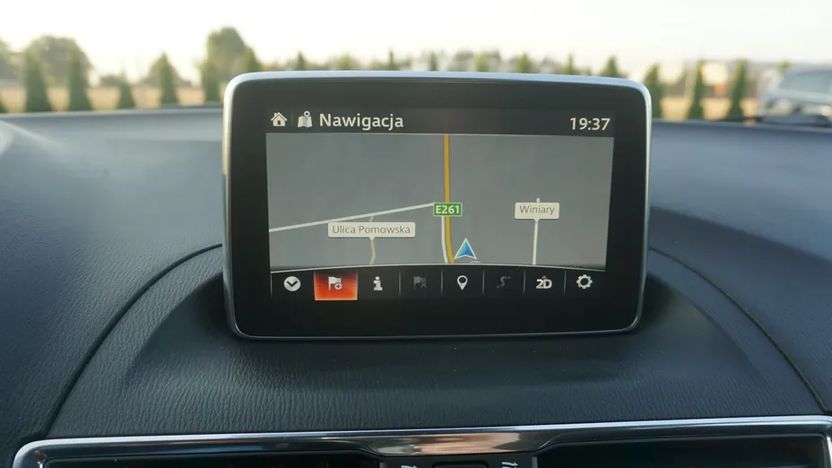 MAZDA 3 -