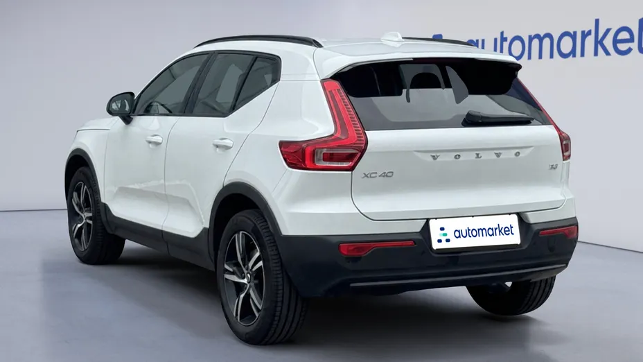 VOLVO XC40 XC40 B3 Plus Dark aut
