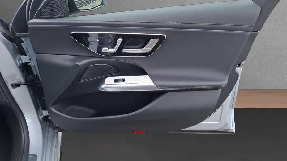 MERCEDES-BENZ E Klasa E 220 d mHEV AMG 9G-Tronic