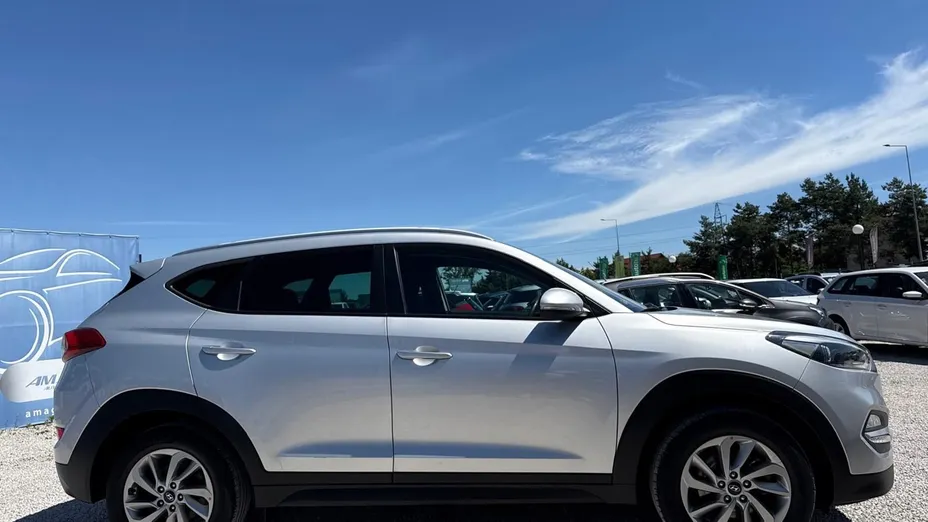 HYUNDAI Tucson -