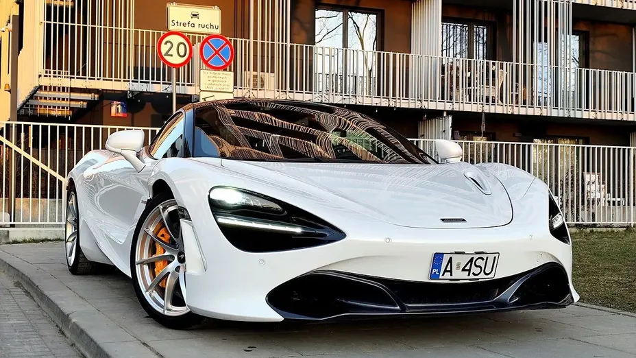 McLaren 720S Coupe -