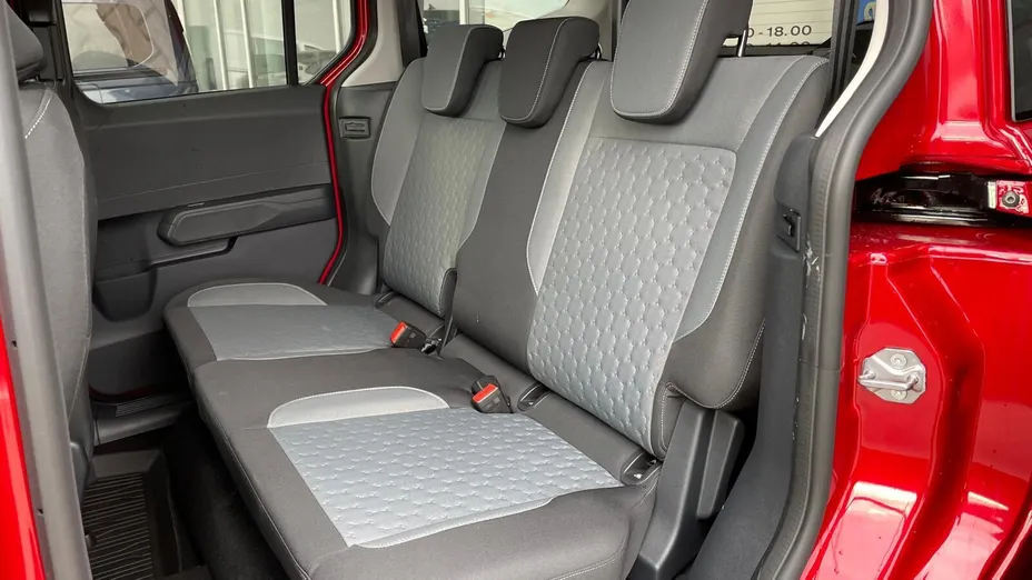 FORD Tourneo Courier Tourneo Courier 1.0 EcoBoost Titanium aut Nowy