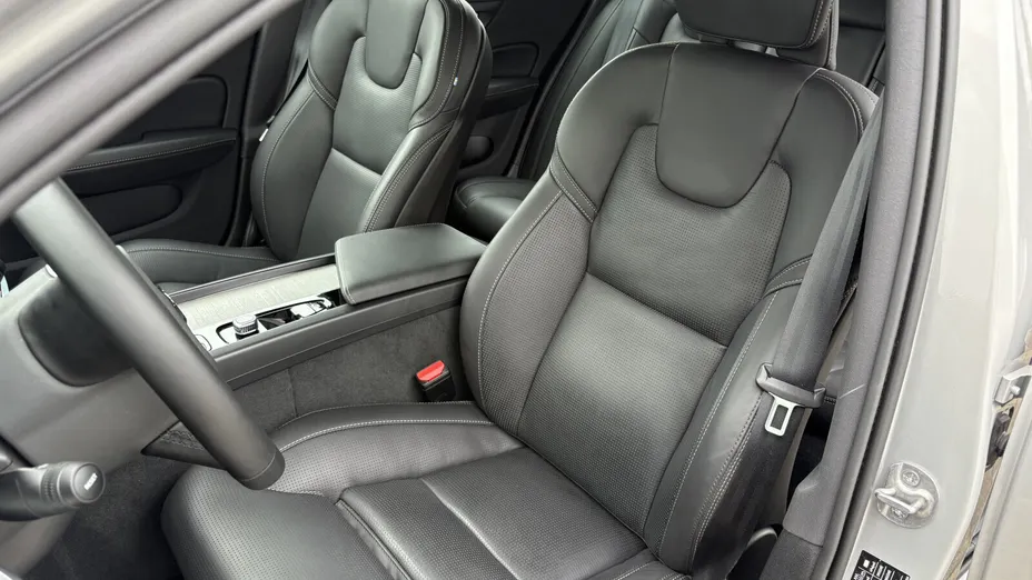 VOLVO V60 V60 B4 B Plus Dark aut