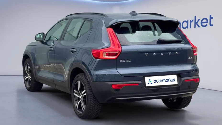 VOLVO XC40 XC40 B3 Plus Dark aut