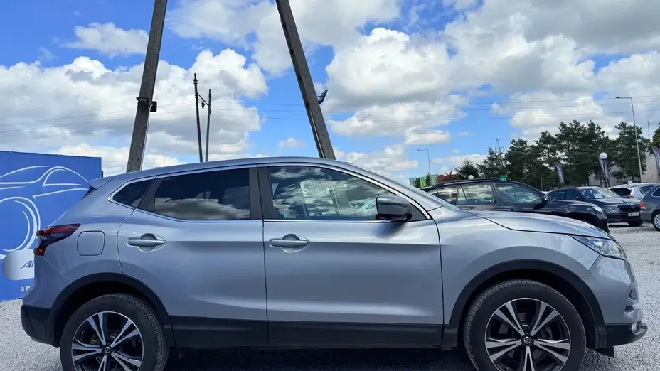 NISSAN Qashqai -