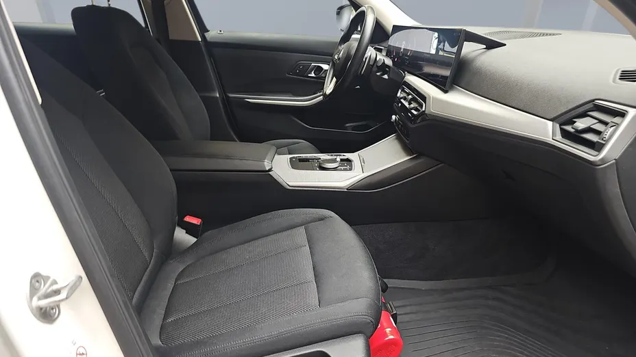 BMW Seria 3 318i aut