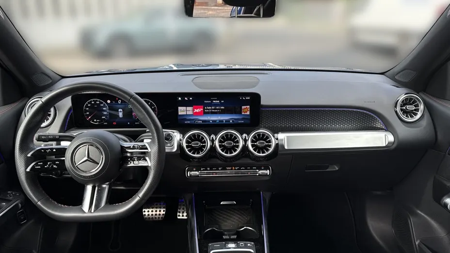 MERCEDES-BENZ GLB GLB 200 mHEV AMG Line 7G-DCT