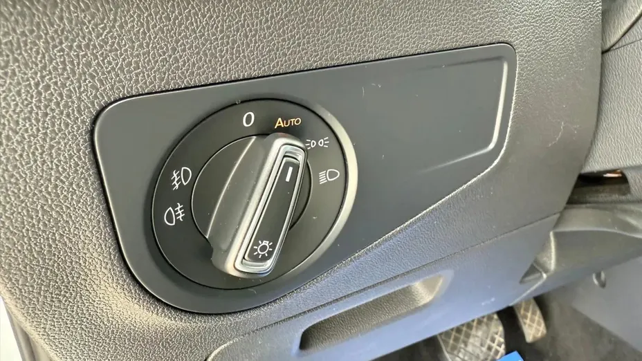 VOLKSWAGEN Tiguan -