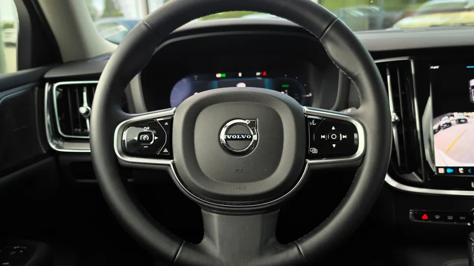 VOLVO V60 V60 T6 AWD Plug-In Hybrid Plus Dark aut