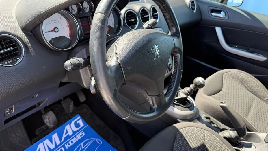 PEUGEOT 308 -