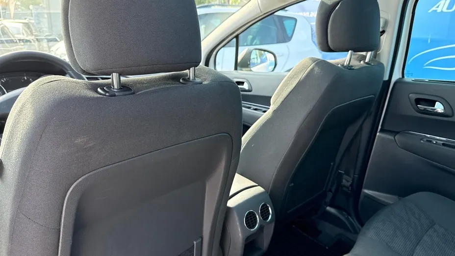 PEUGEOT 3008 -