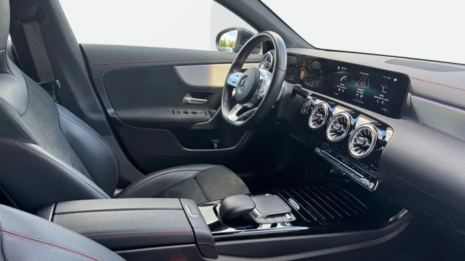 MERCEDES-BENZ CLA CLA 200 AMG Line 7G-DCT