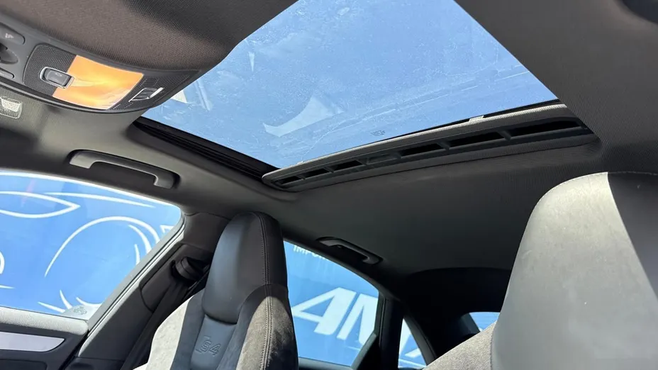AUDI S4 -
