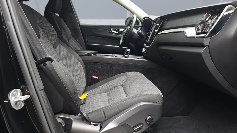 VOLVO XC60 XC60 B4 B Essential aut