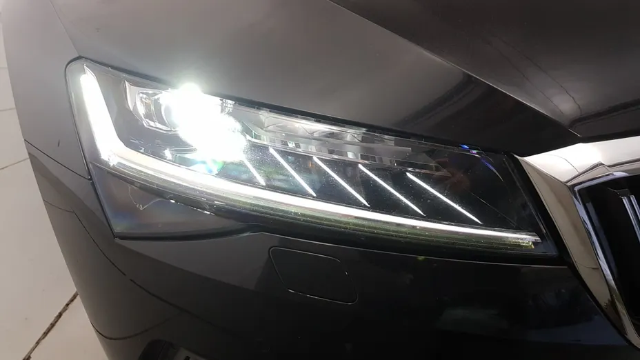 SKODA Superb Superb 2.0 TDI SCR Ambition