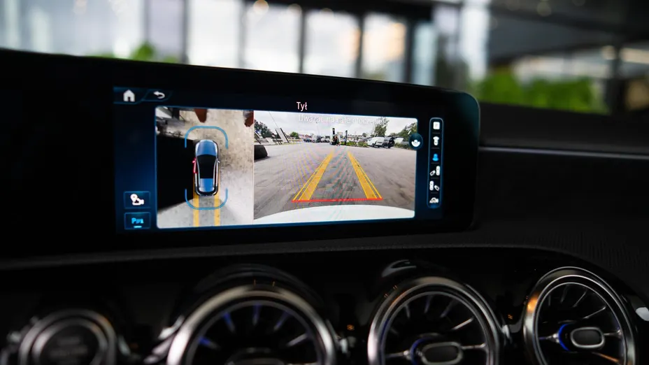 MERCEDES-BENZ A Klasa A 250 e PHEV AMG Line 8G-DCT