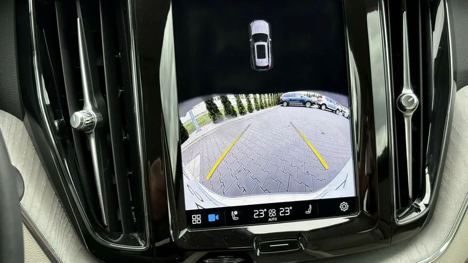 VOLVO XC60 XC60 B4 D Plus Dark aut