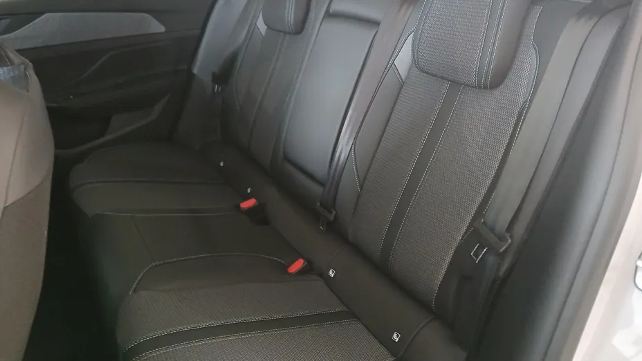 PEUGEOT 408 408 1.2 PureTech mHEV Allure S&S e-DSC6 Nowy