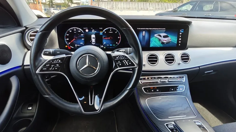MERCEDES-BENZ E Klasa E 220 d 4-Matic Avantgarde