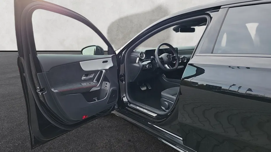 MERCEDES-BENZ A Klasa A 250 e PHEV AMG Line 8G-DCT