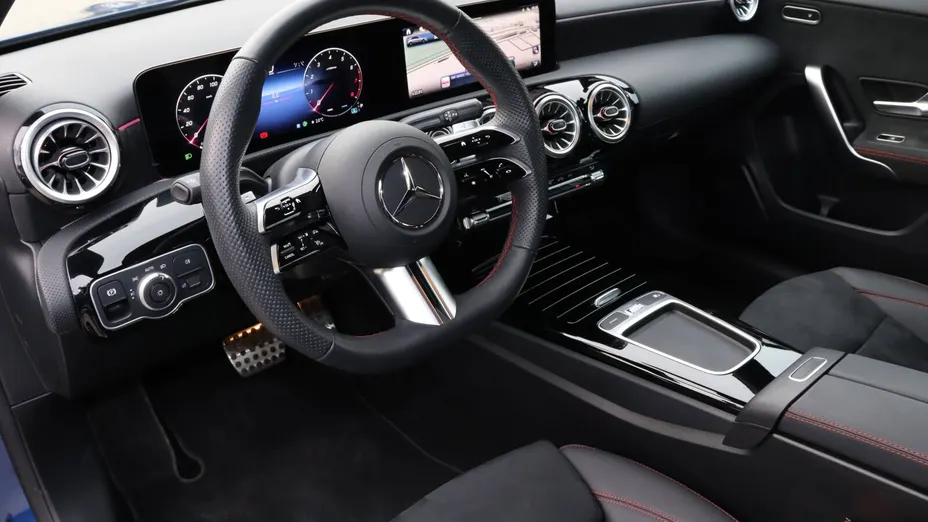 MERCEDES-BENZ A Klasa A 200 AMG Line 7G-DCT