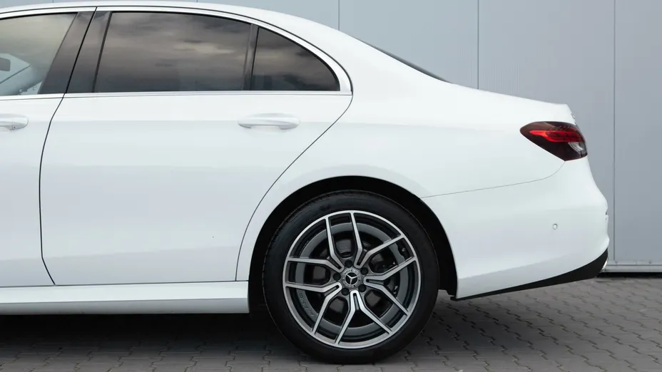 MERCEDES-BENZ E Klasa E 220 d 4-Matic AMG