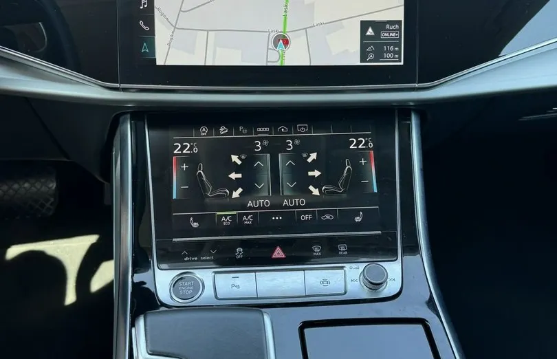 AUDI Q8 -