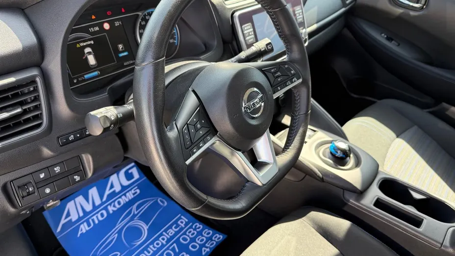 NISSAN Leaf -