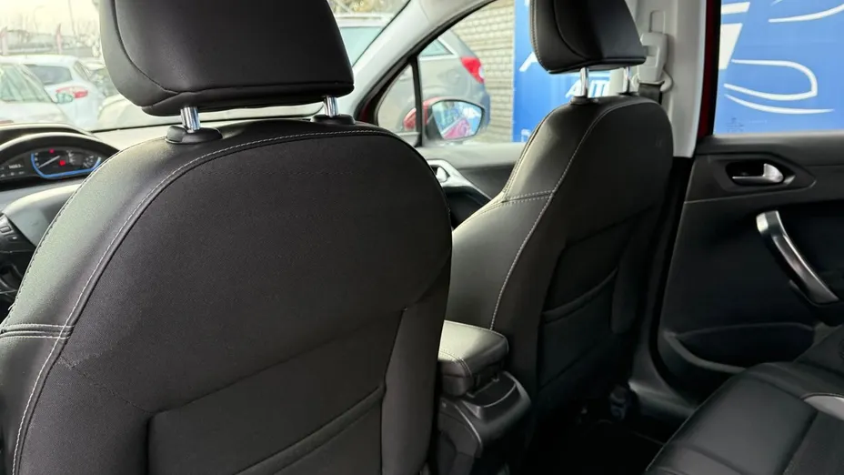 PEUGEOT 2008 -