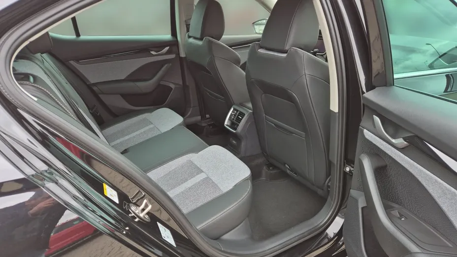 SKODA Octavia Octavia 1.5 TSI mHEV Drive Selection DSG Nowy