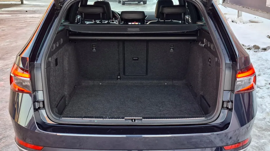 SKODA Superb Superb 2.0 TDI SCR L&K DSG