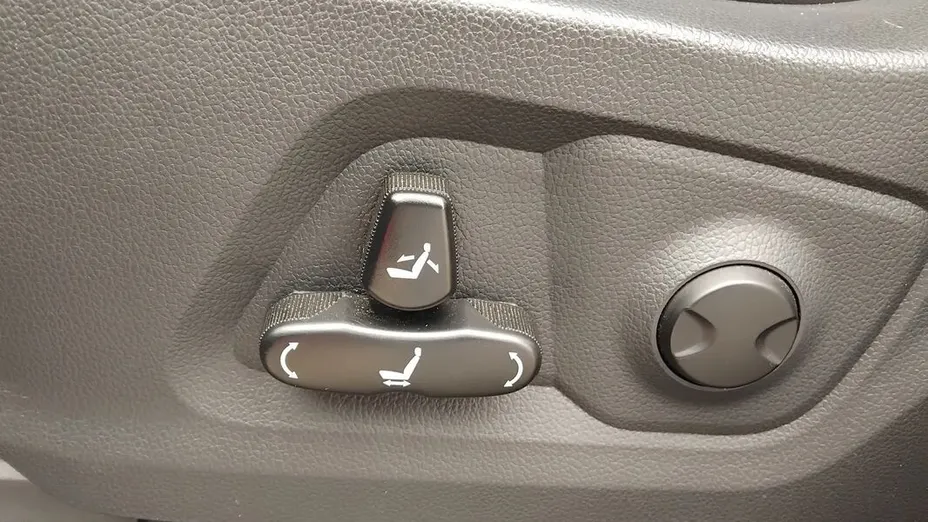 KGM / SSANGYONG Musso Musso Grand 2.2 e-XDi Quartz 4WD aut