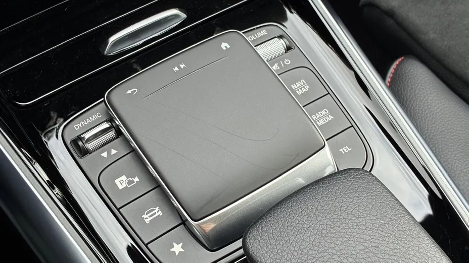MERCEDES-BENZ GLA -