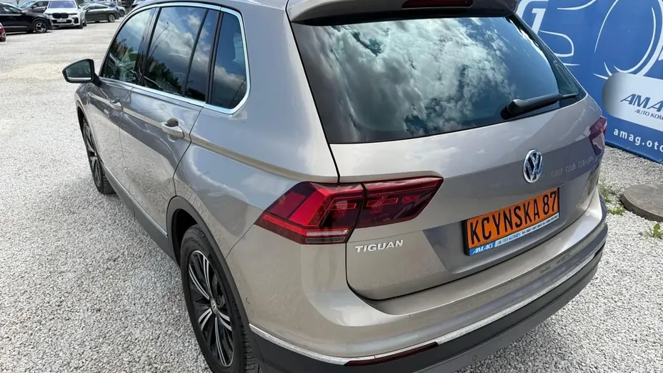 VOLKSWAGEN Tiguan -