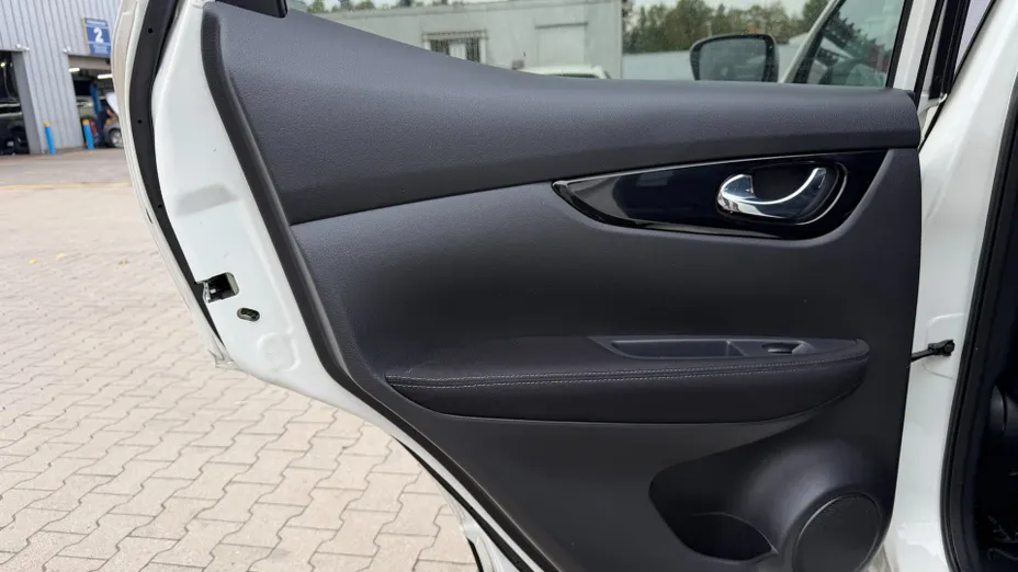 NISSAN Qashqai -