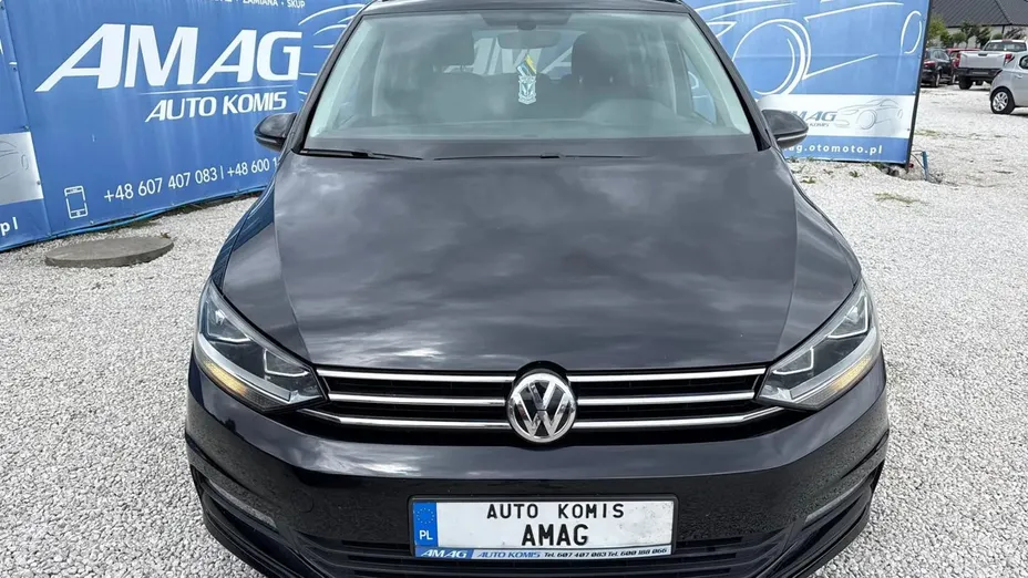 VOLKSWAGEN Touran -