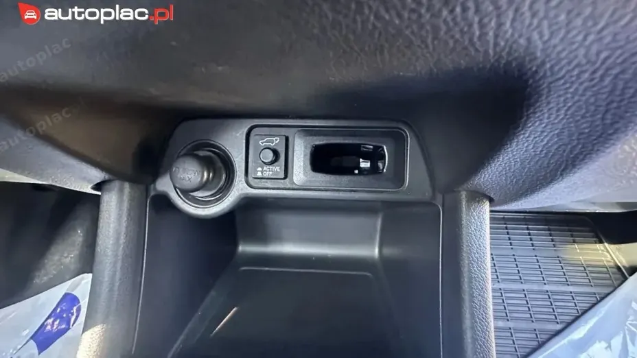 MITSUBISHI Outlander -