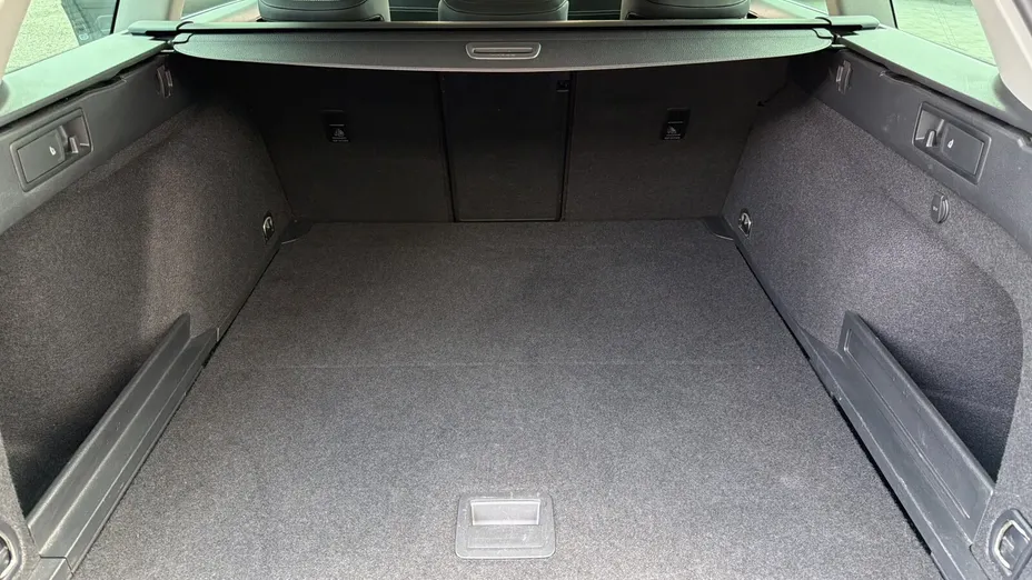 VOLKSWAGEN Passat -