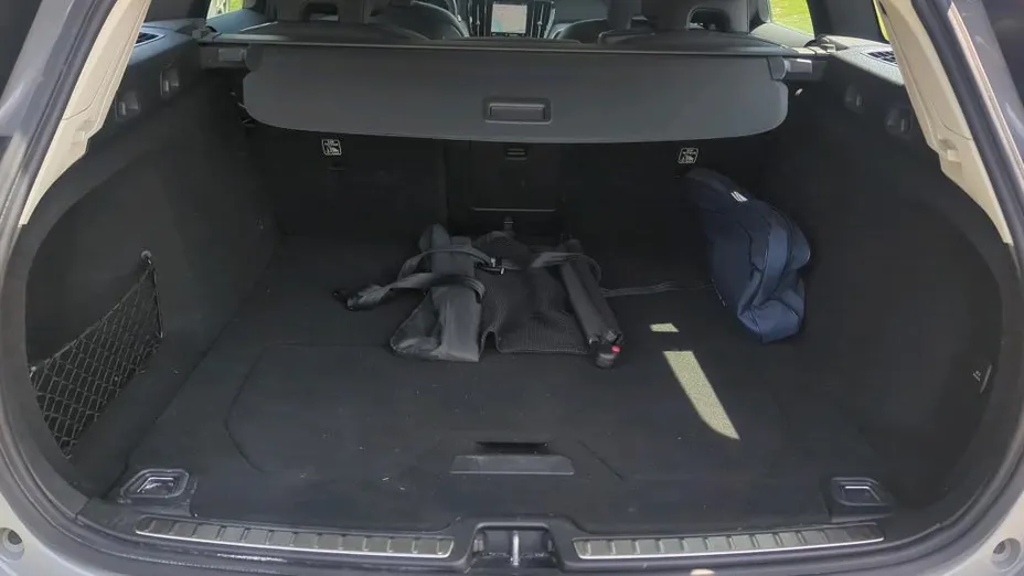 VOLVO V60 V60 B4 B Plus Dark aut