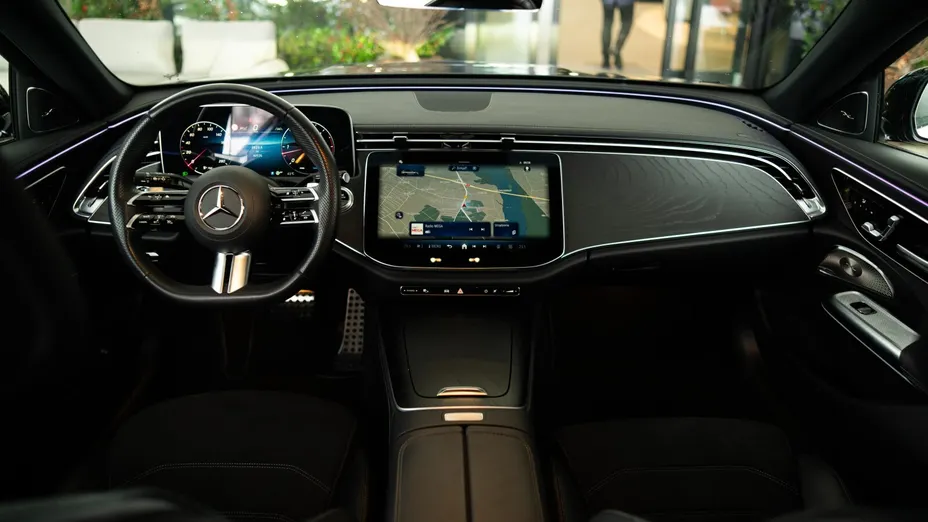 MERCEDES-BENZ E Klasa E 220 d mHEV 4-Matic AMG 9G-Tronic