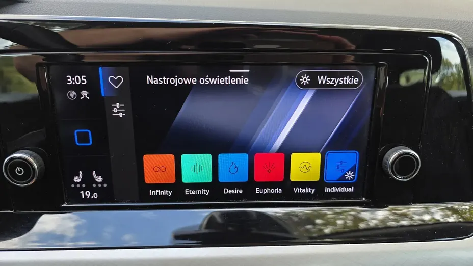 VOLKSWAGEN Golf -