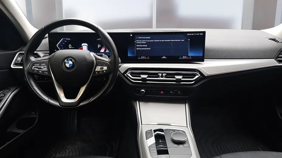 BMW Seria 3 318i aut