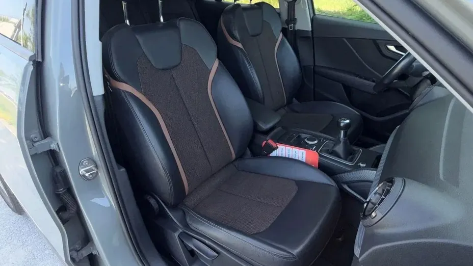 AUDI Q2 -