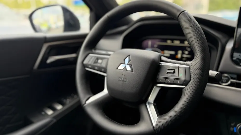 MITSUBISHI Outlander Outlander PHEV Black Edition