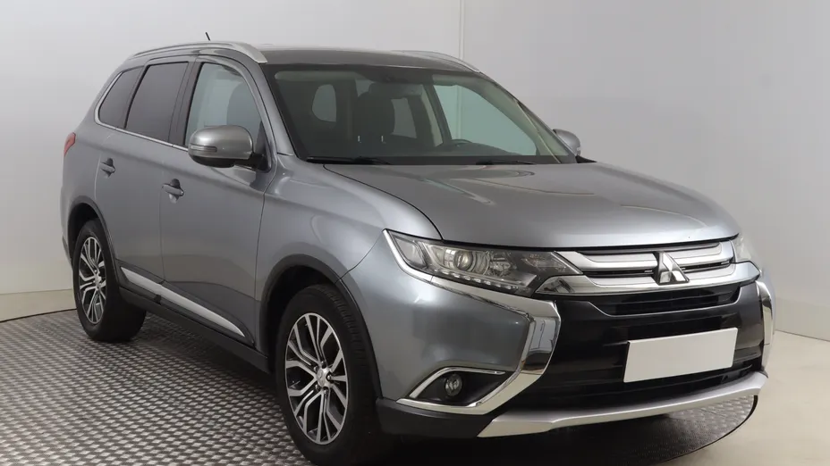 Mitsubishi Outlander -