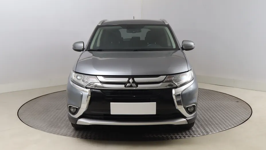 Mitsubishi Outlander -