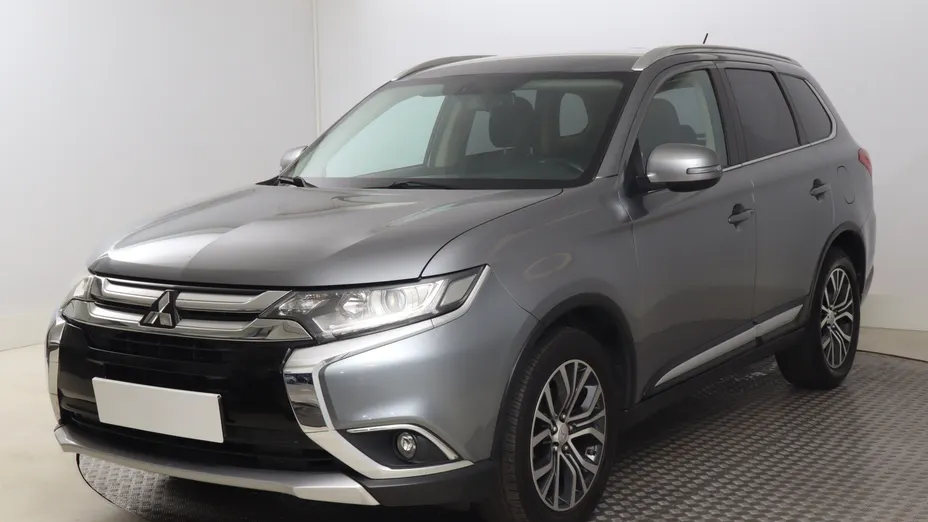 Mitsubishi Outlander -